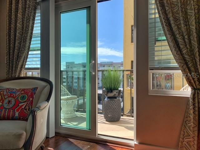 Image 3 of 27 For 130 4th Avenue N 615