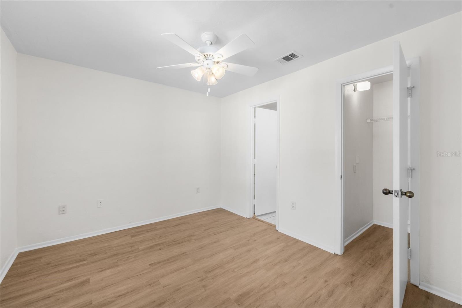 Image 15 of 27 For 4000 23rd Street 2-303