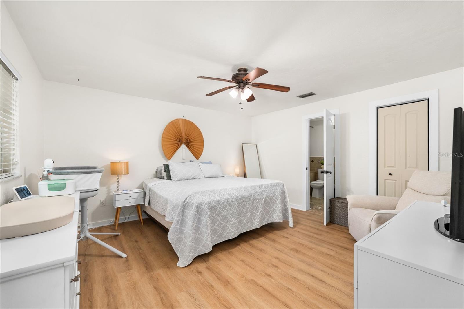 Image 20 of 32 For 1909 48th Avenue