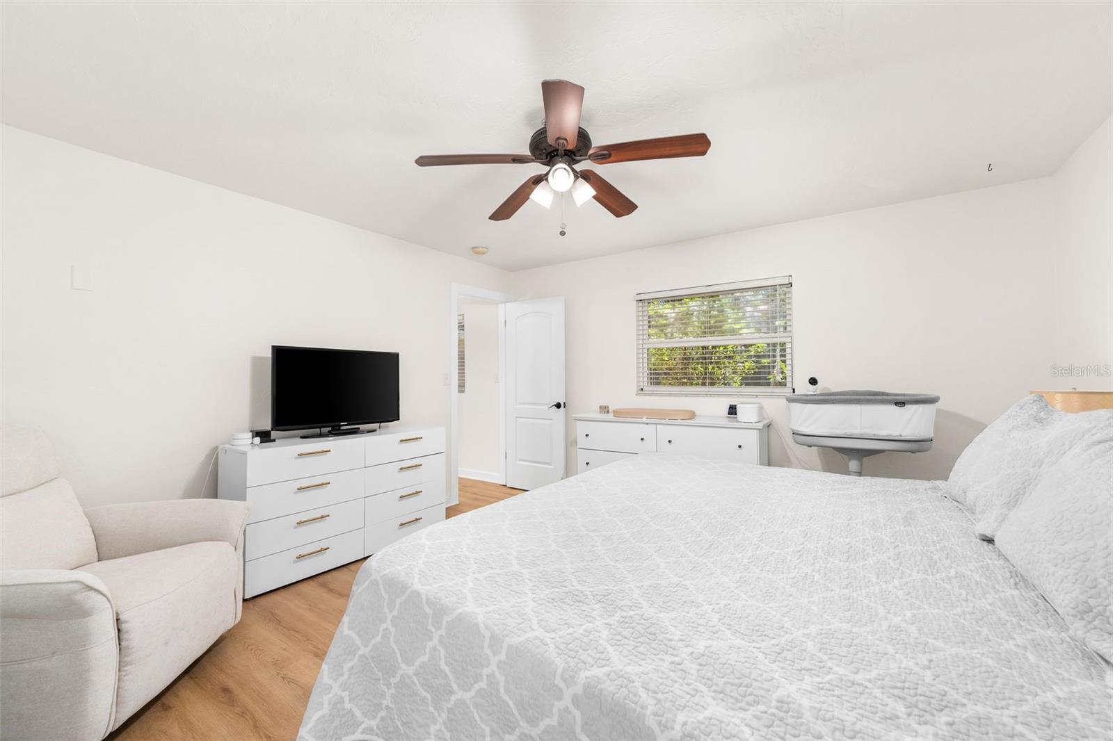 Image 21 of 32 For 1909 48th Avenue