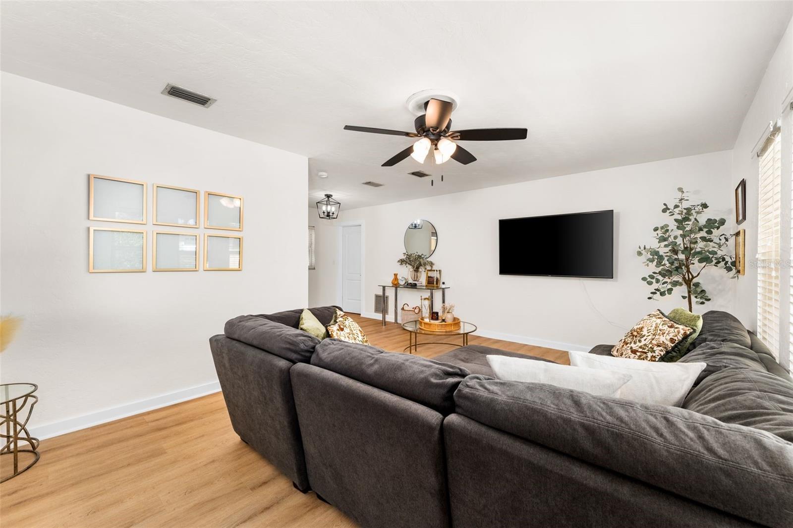 Image 5 of 32 For 1909 48th Avenue