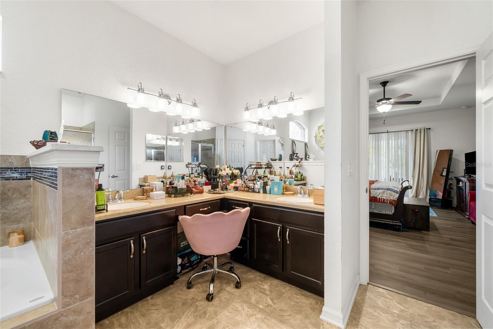 Image 14 of 29 For 11352 58th Circle