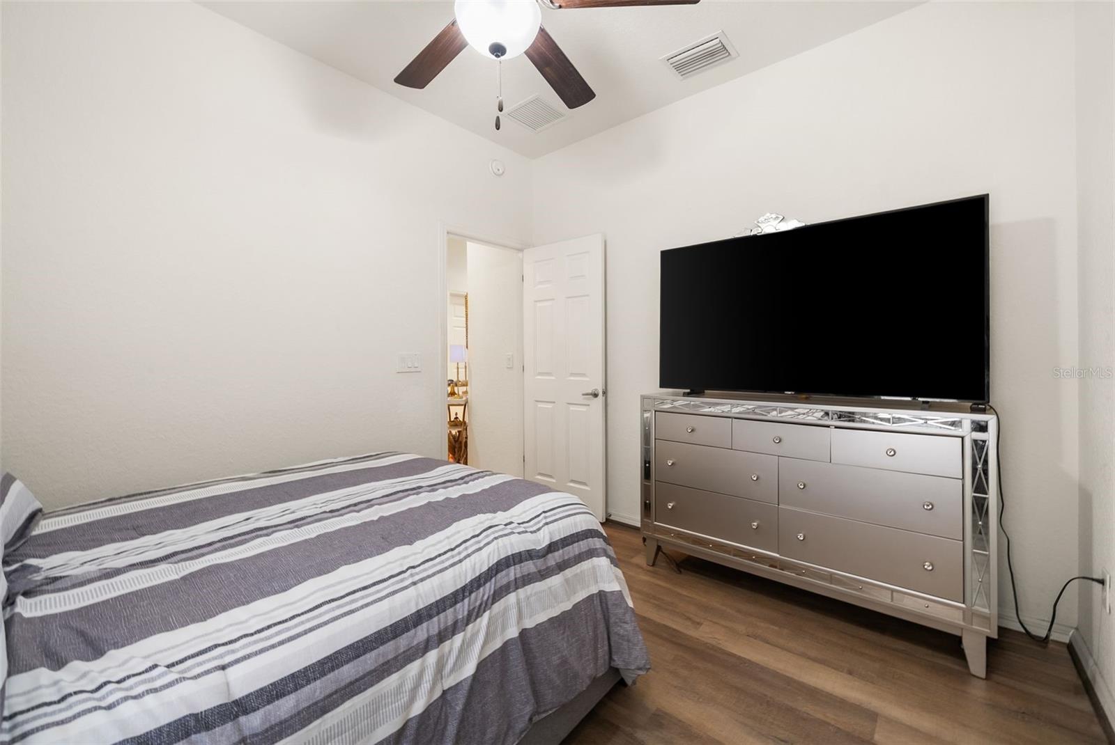 Image 20 of 29 For 11352 58th Circle