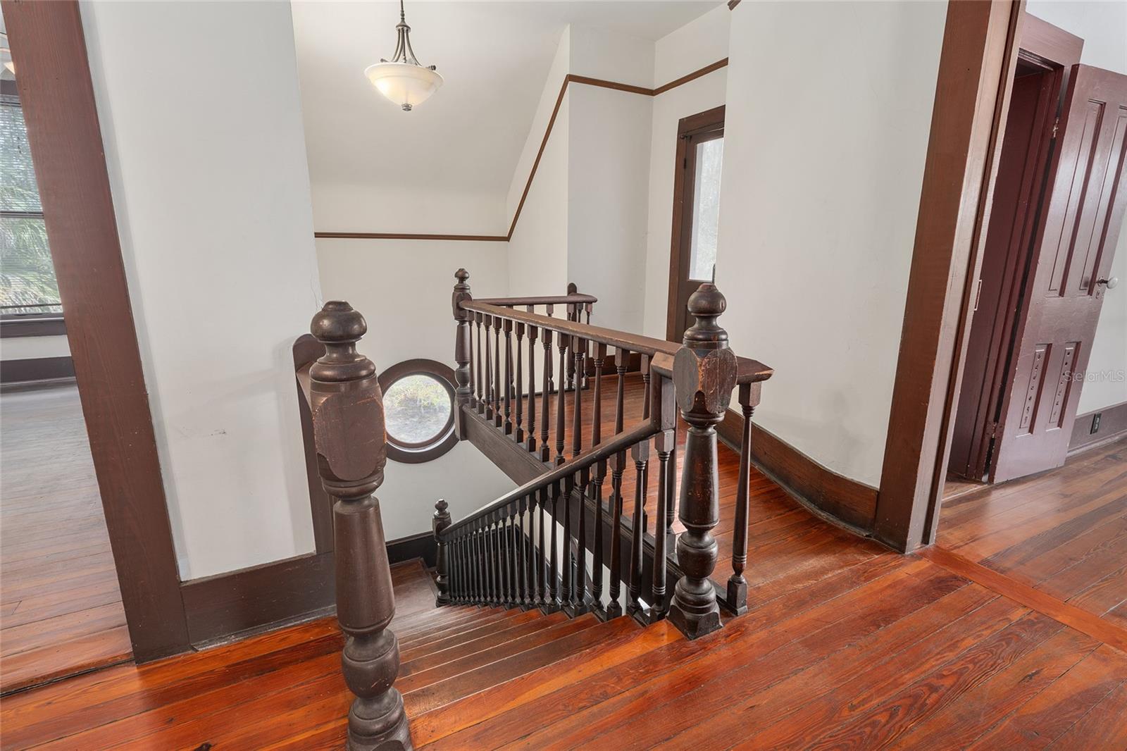 Image 20 of 88 For 306 3rd Street