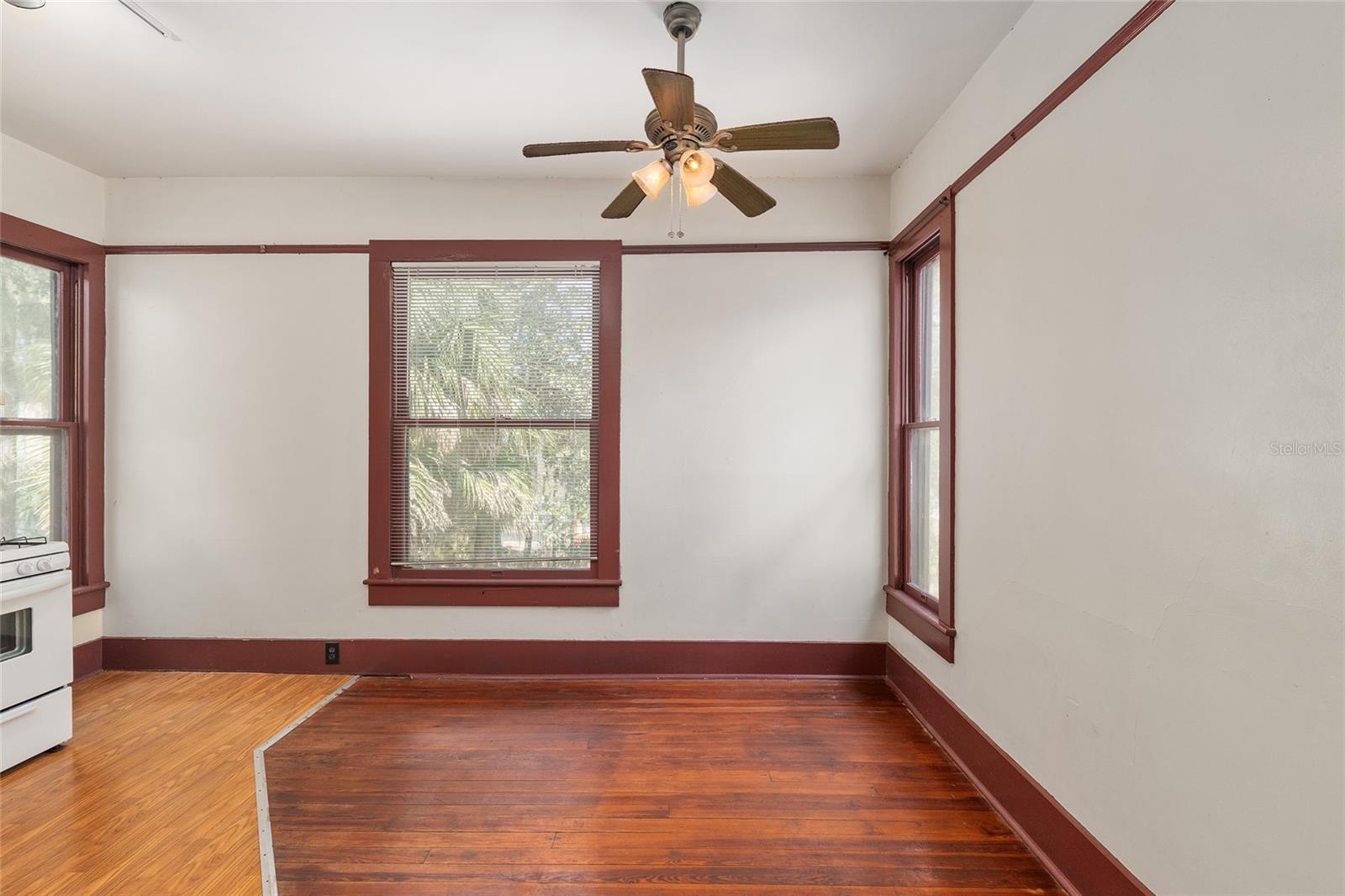 Image 28 of 88 For 306 3rd Street