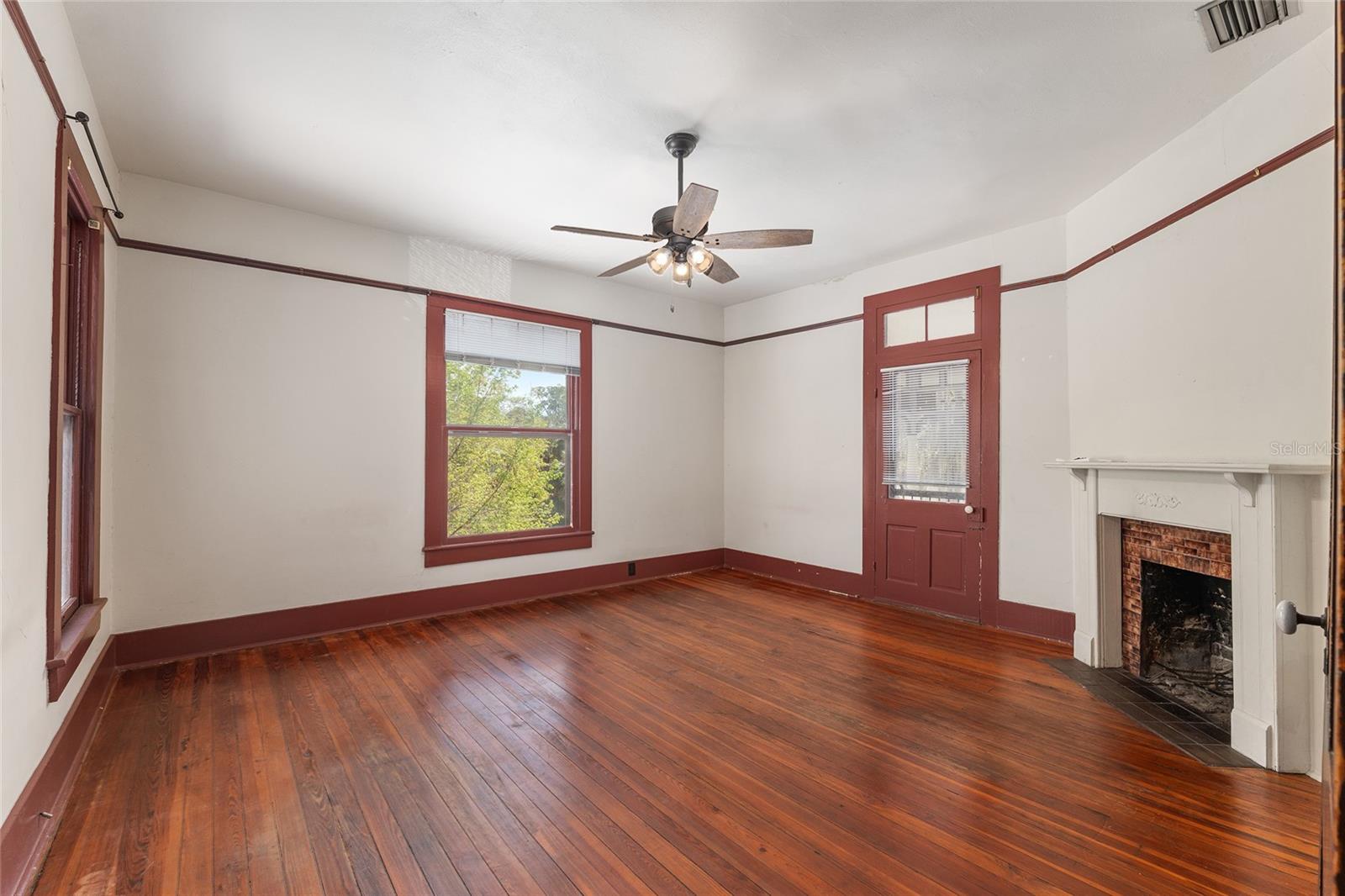 Image 29 of 88 For 306 3rd Street