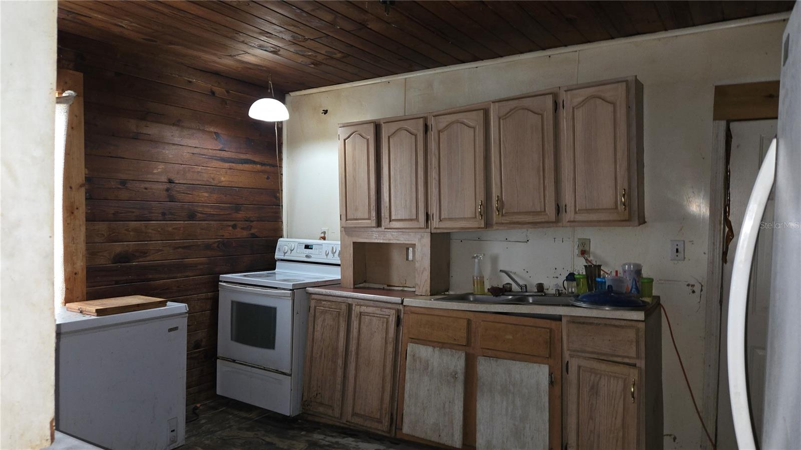 Image 11 of 14 For 883 Maple Lane