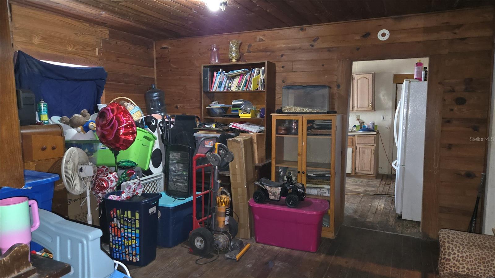 Image 9 of 14 For 883 Maple Lane