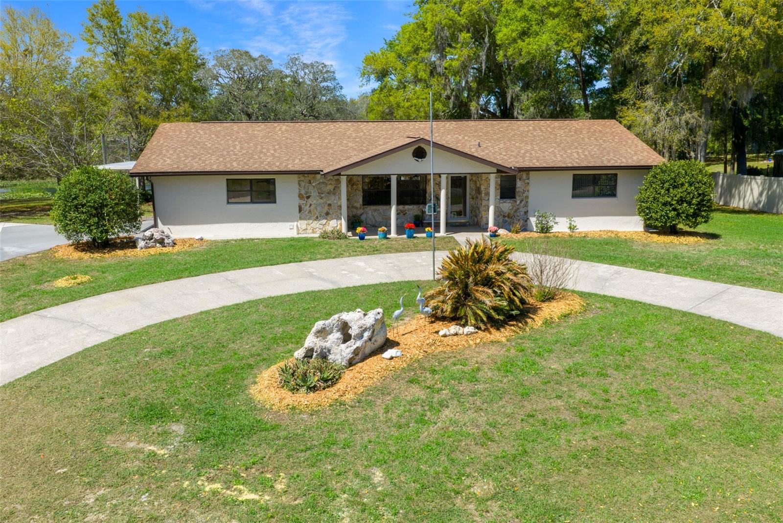 Image 15 of 76 For 9923 Saint Regis Court