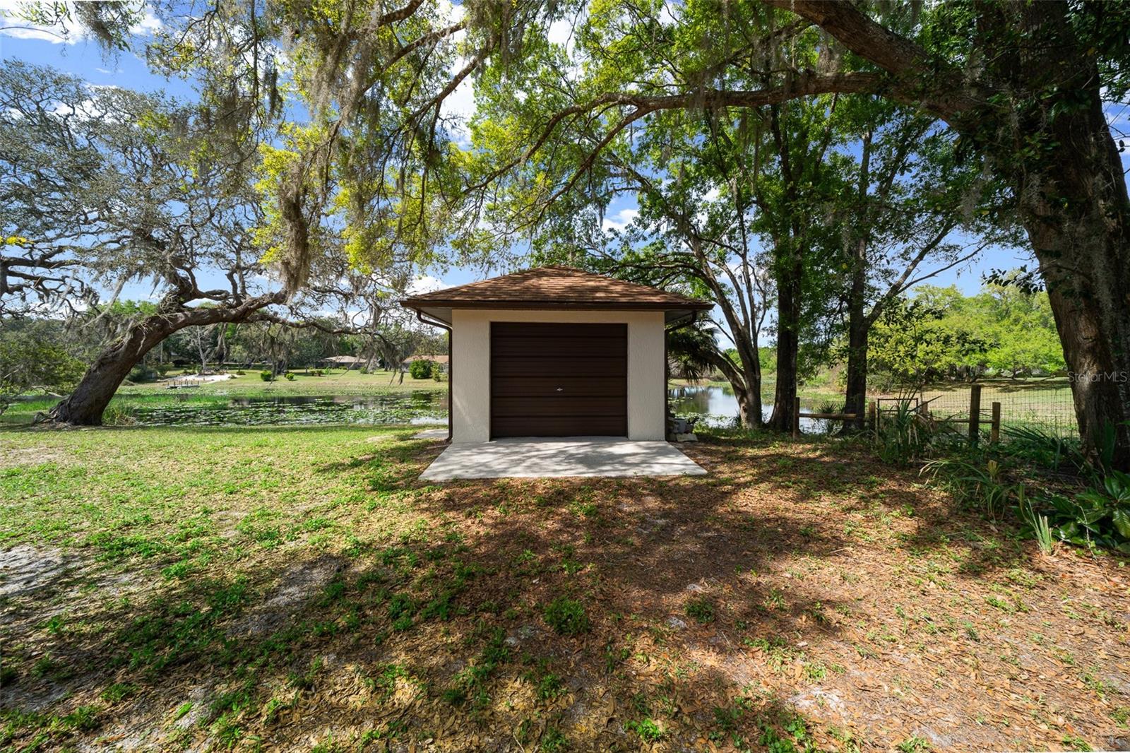 Image 27 of 76 For 9923 Saint Regis Court