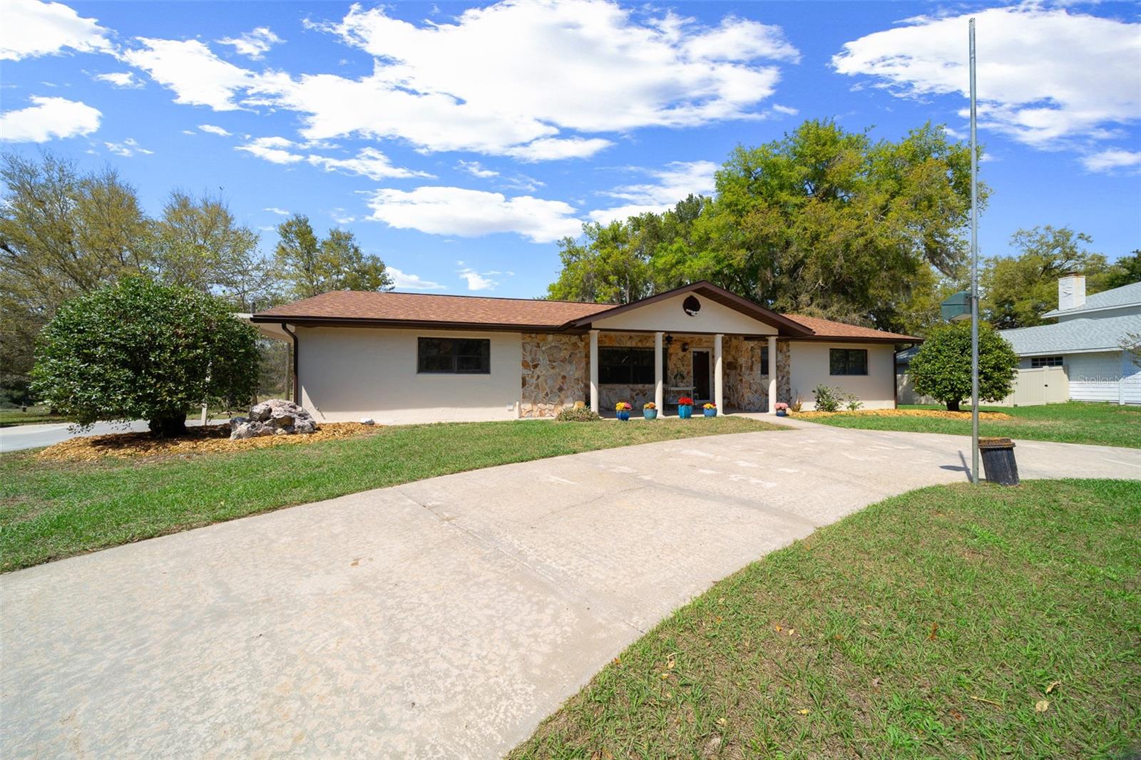 Image 36 of 76 For 9923 Saint Regis Court