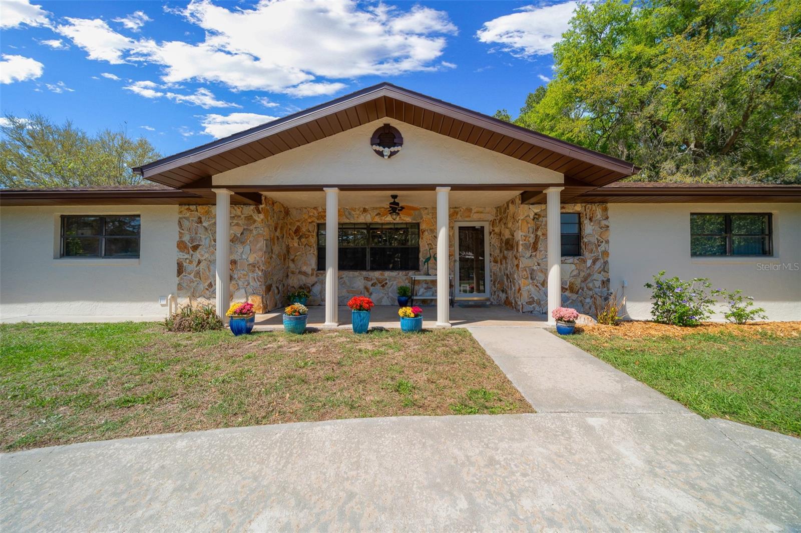 Image 38 of 76 For 9923 Saint Regis Court