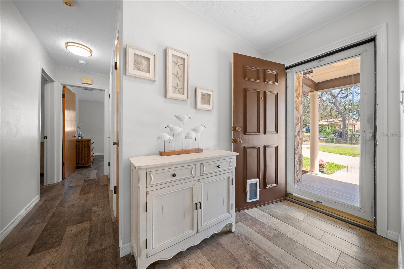 Image 40 of 76 For 9923 Saint Regis Court