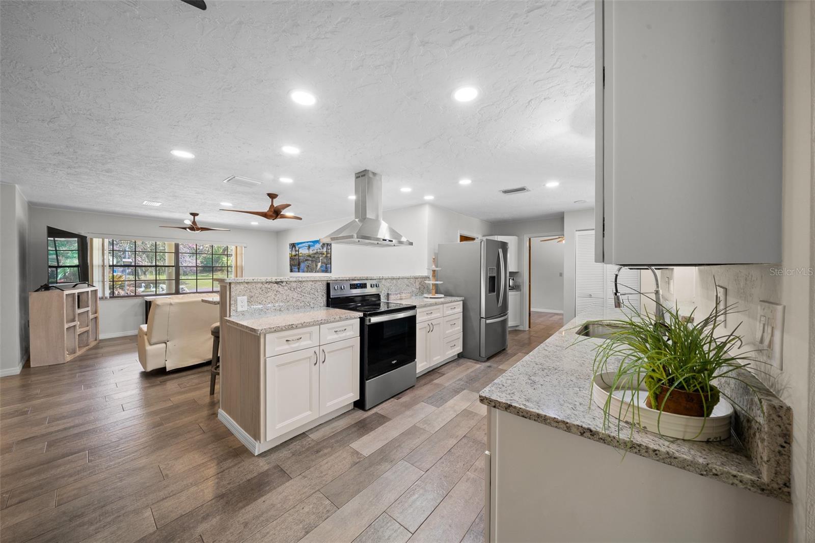 Image 46 of 76 For 9923 Saint Regis Court