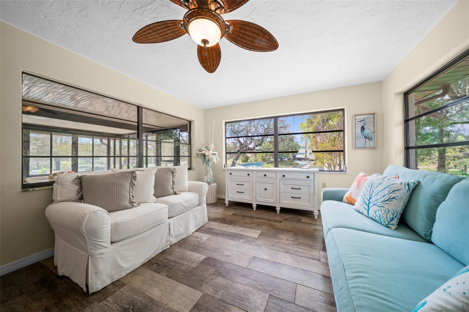 Image 60 of 76 For 9923 Saint Regis Court