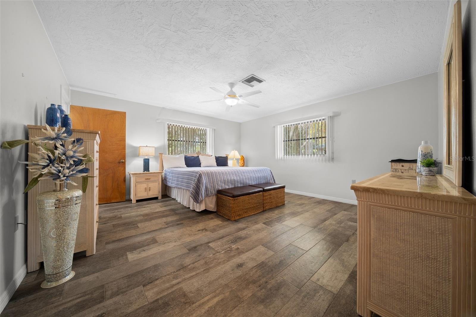 Image 70 of 76 For 9923 Saint Regis Court