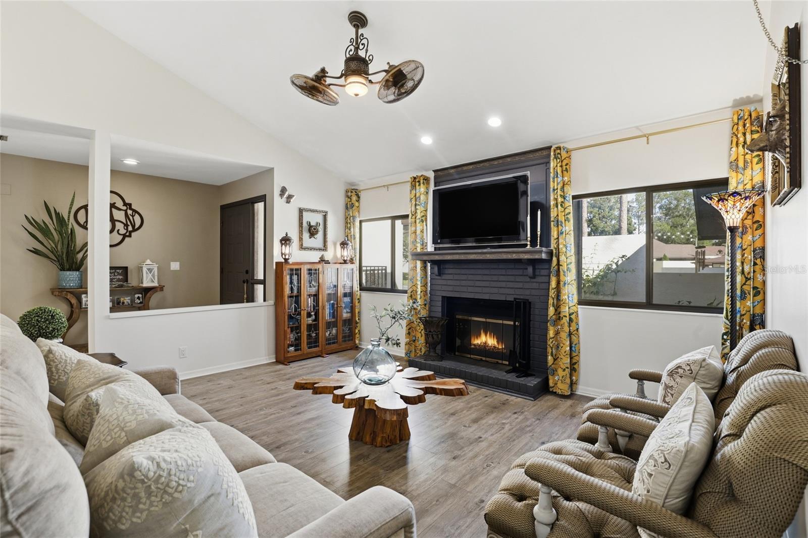 Image 3 of 41 For 3806 17th Street