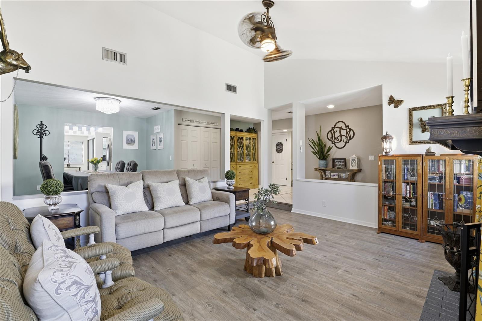 Image 4 of 41 For 3806 17th Street