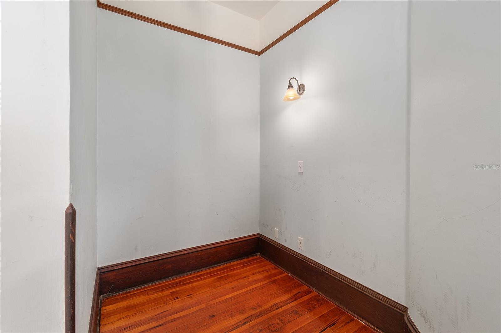 Image 18 of 88 For 306 3rd Street