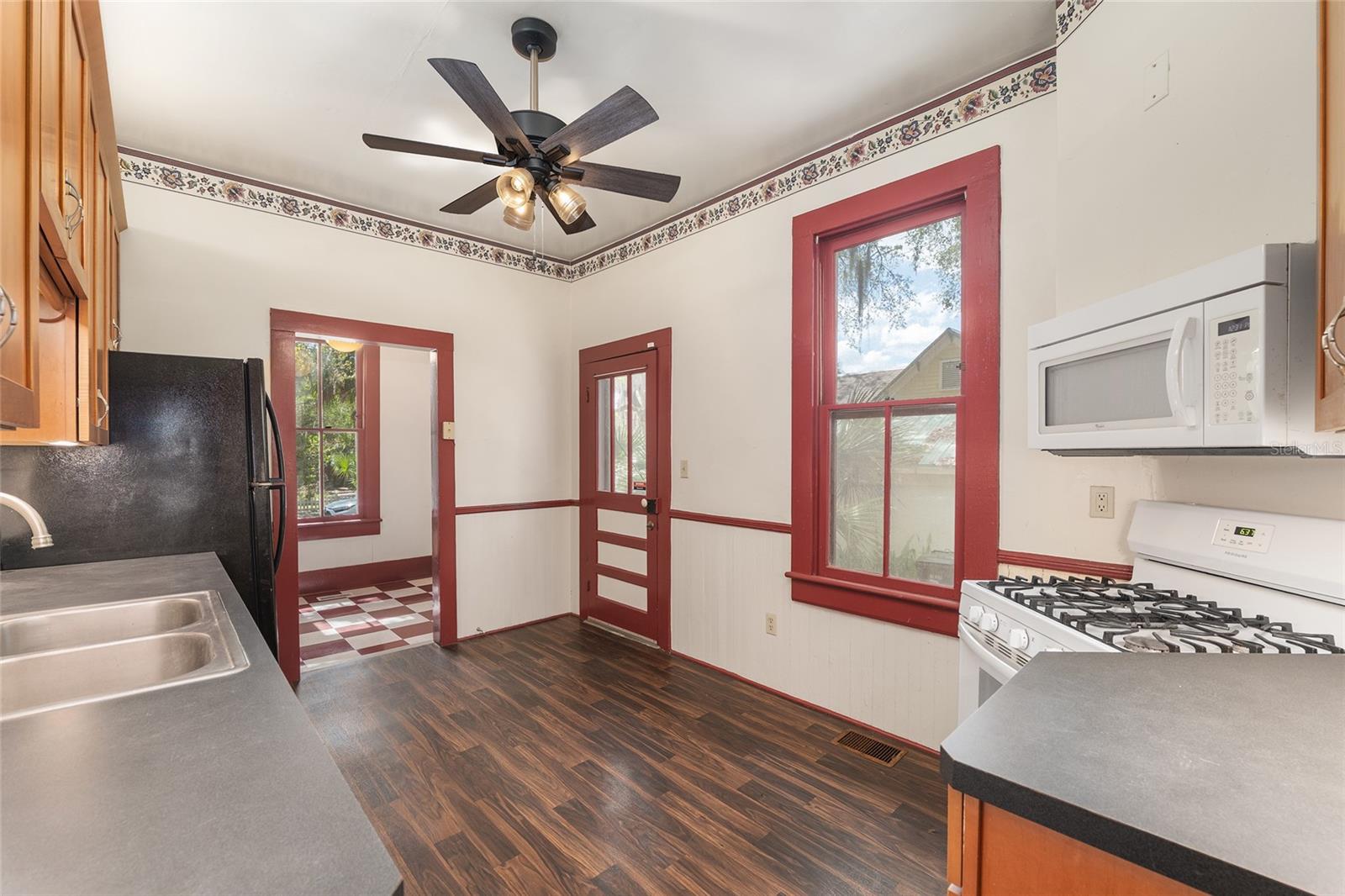 Image 50 of 88 For 306 3rd Street