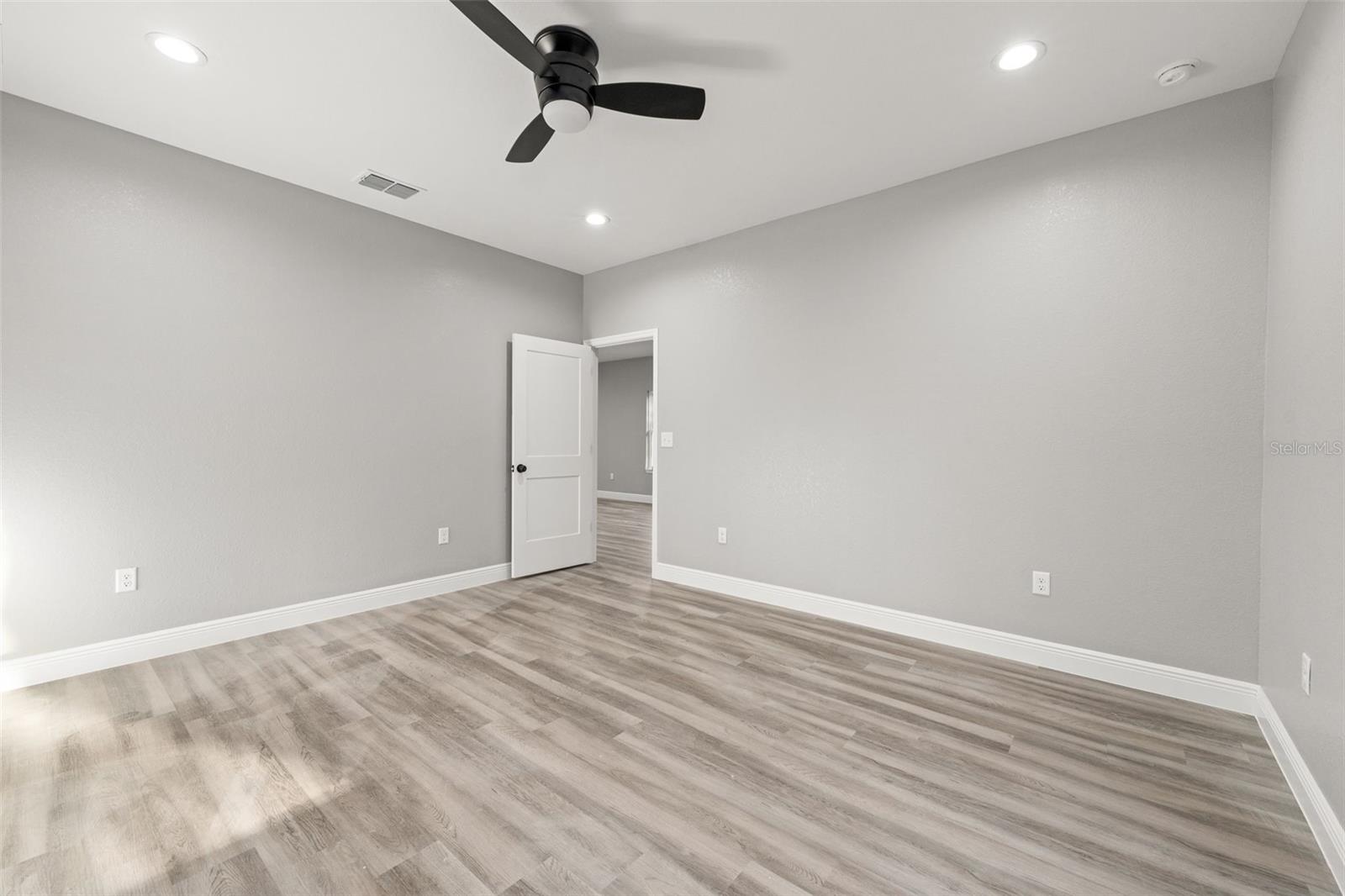 Image 11 of 30 For 761 151st Terrace