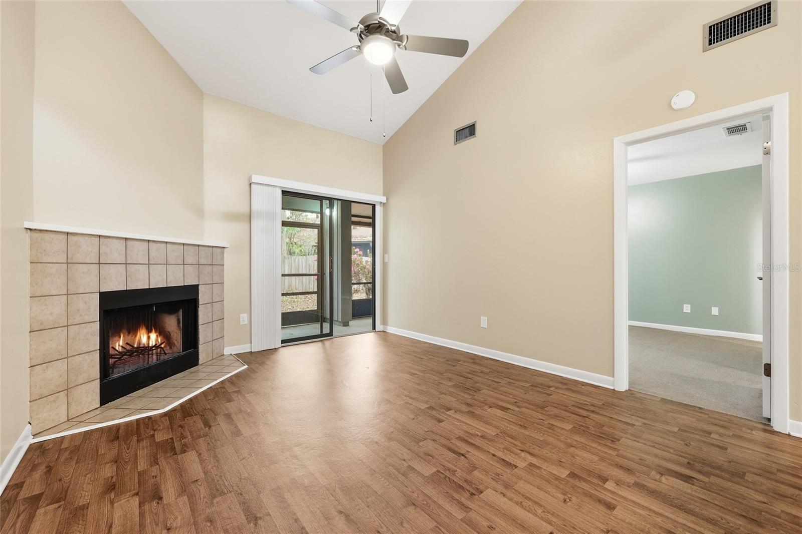 Image 7 of 24 For 3944 27th Lane