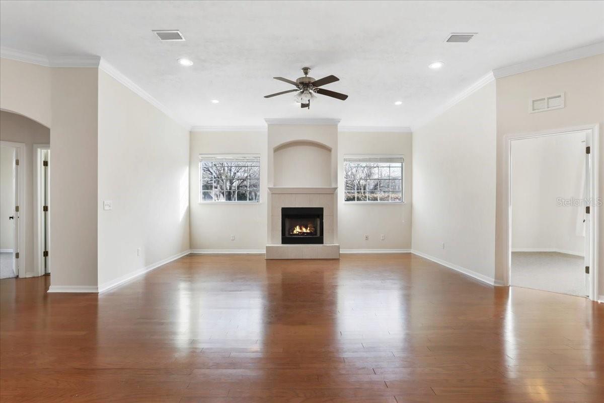 Image 6 of 42 For 7807 84th Way