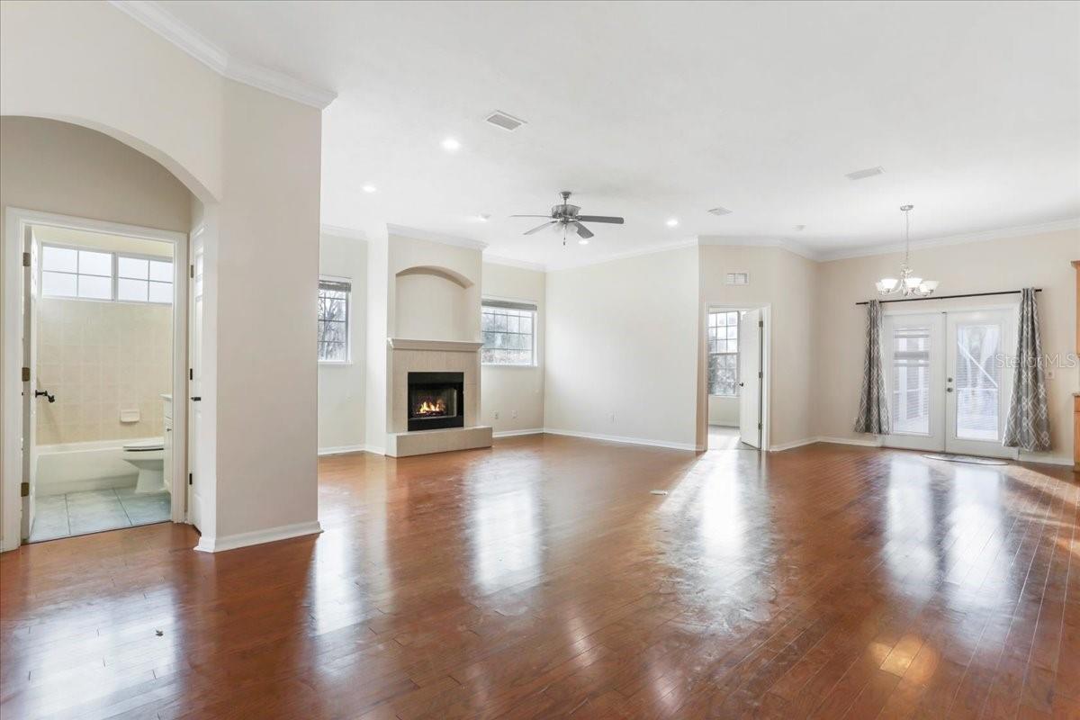 Image 7 of 42 For 7807 84th Way