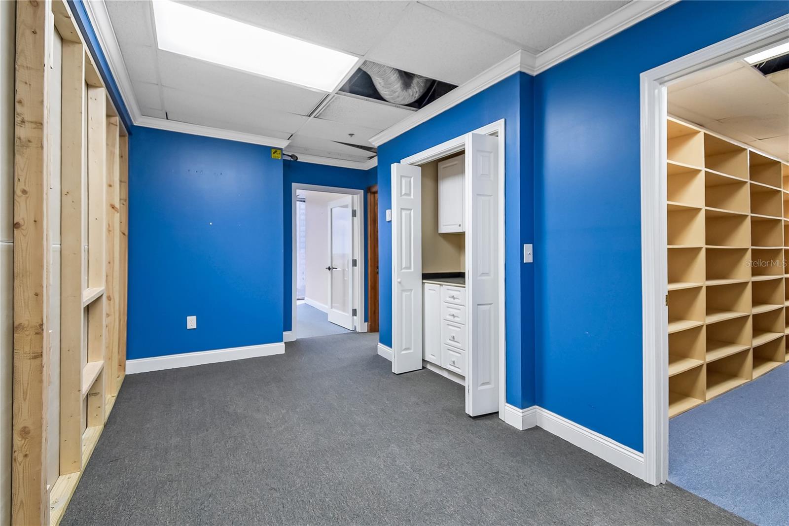 Image 6 of 12 For 233 Bay Street 1016