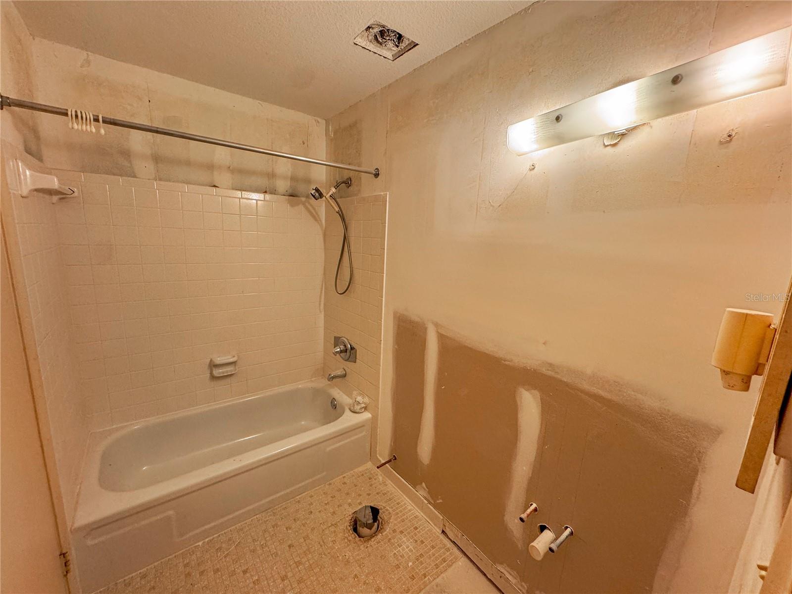 Image 15 of 19 For 2640 14th Drive 328