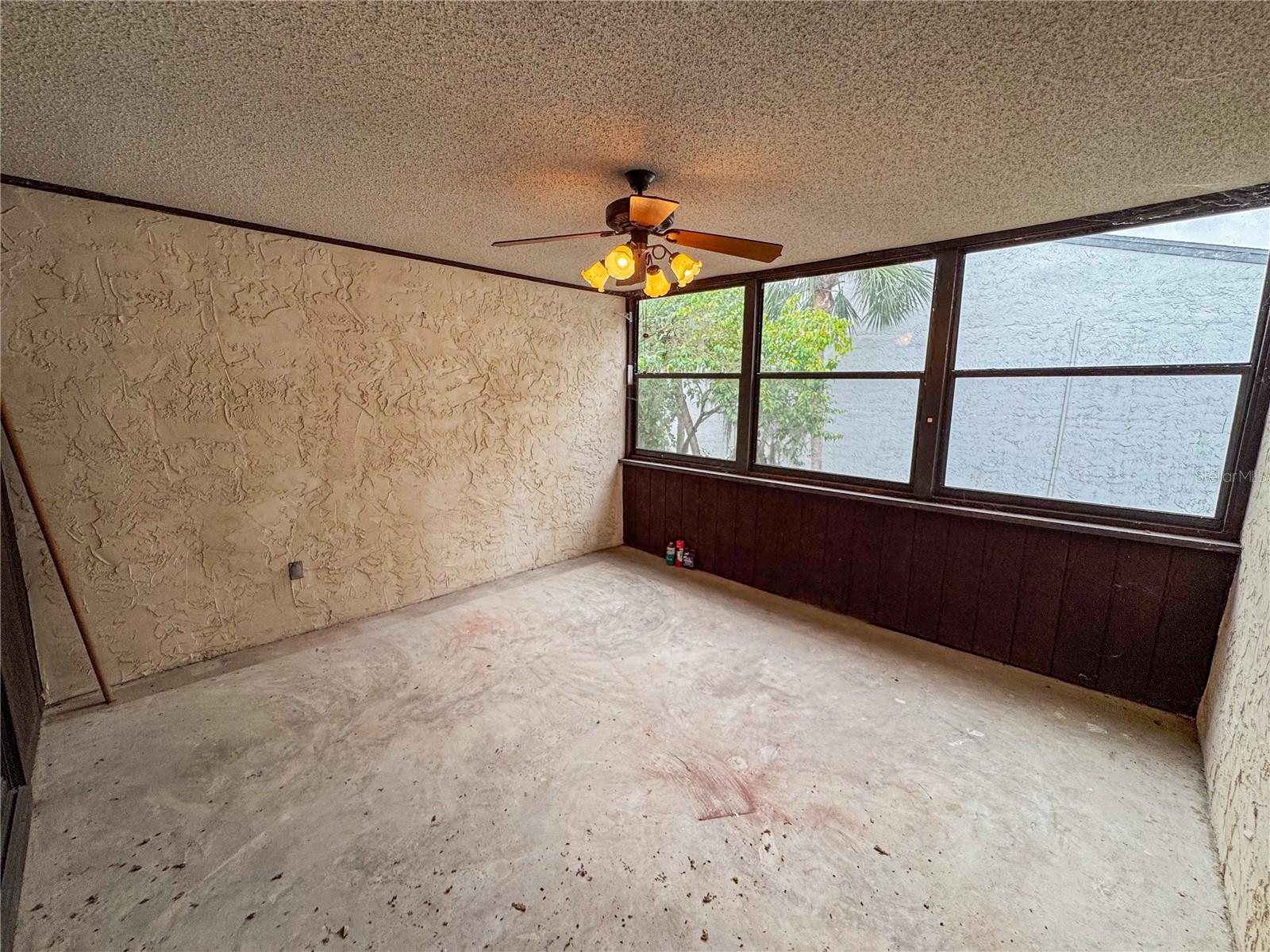 Image 17 of 19 For 2640 14th Drive 328