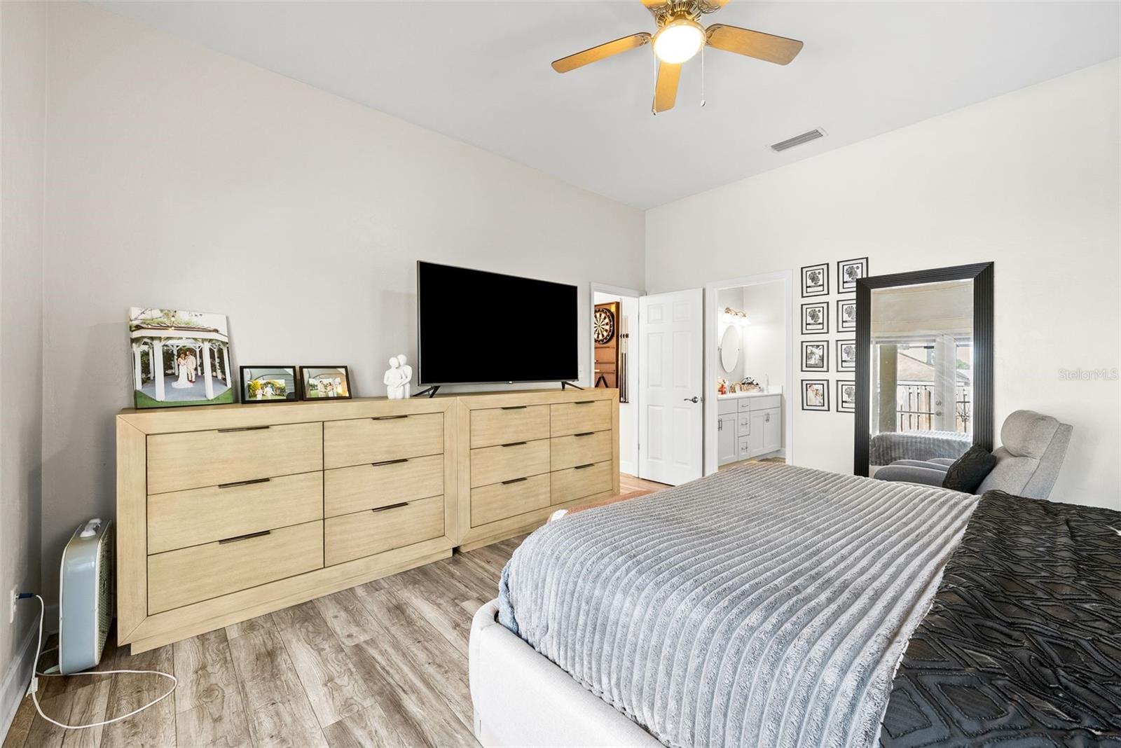 Image 14 of 34 For 945 82nd Terrace