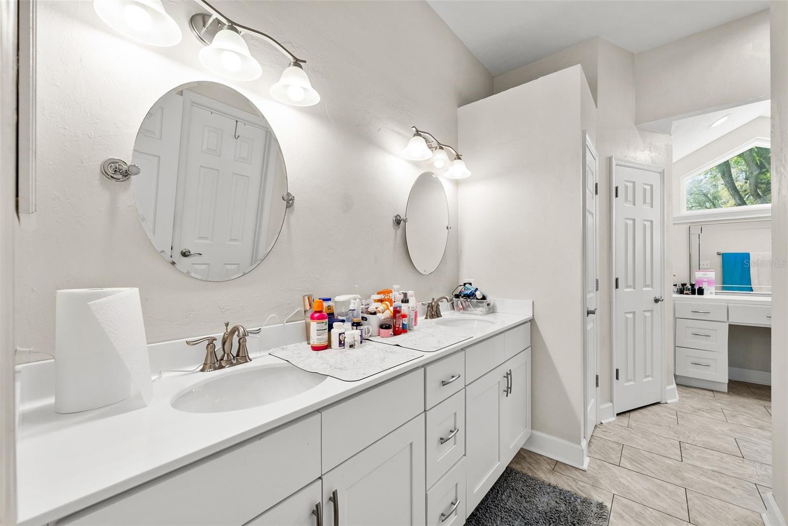 Image 15 of 34 For 945 82nd Terrace