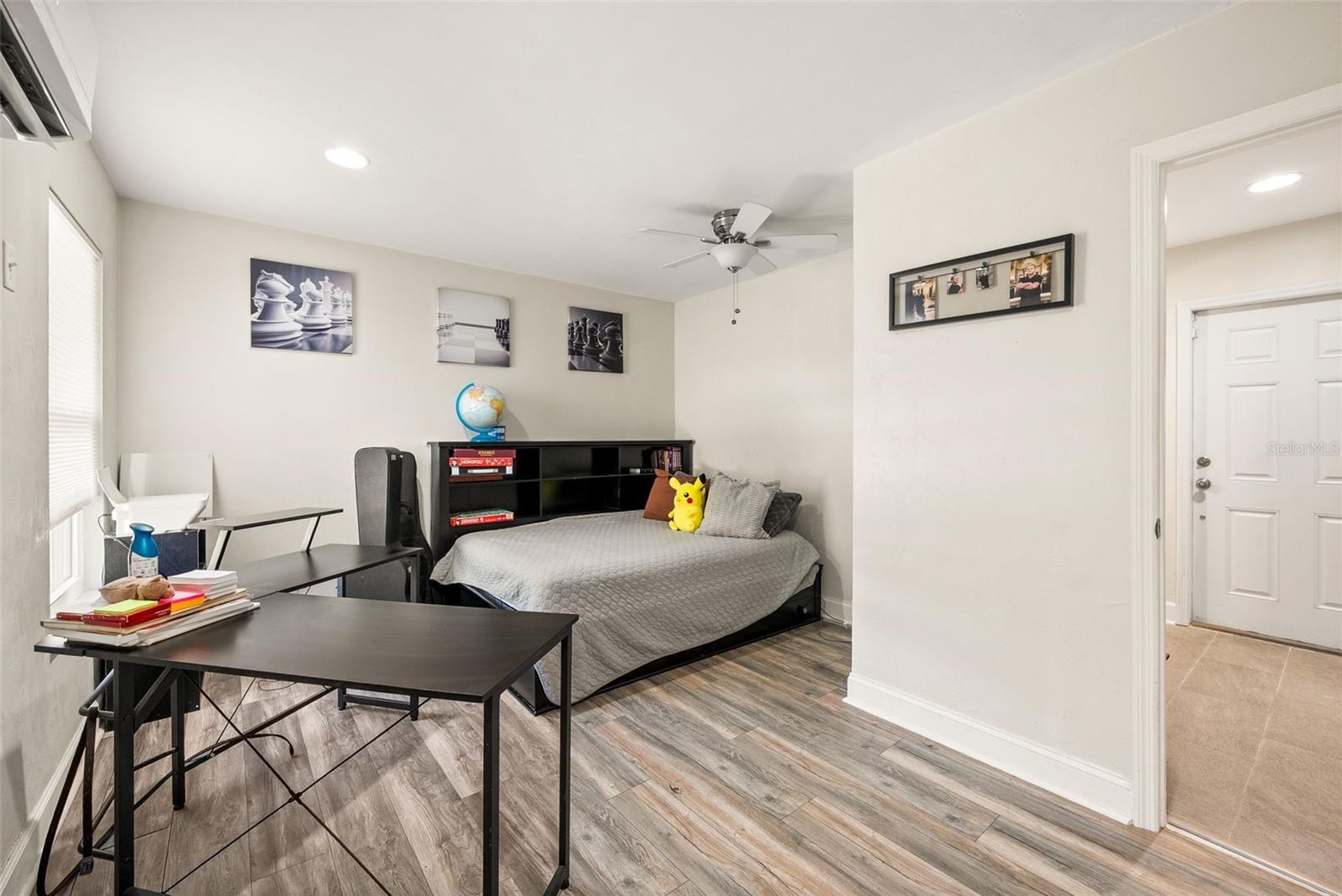 Image 20 of 34 For 945 82nd Terrace