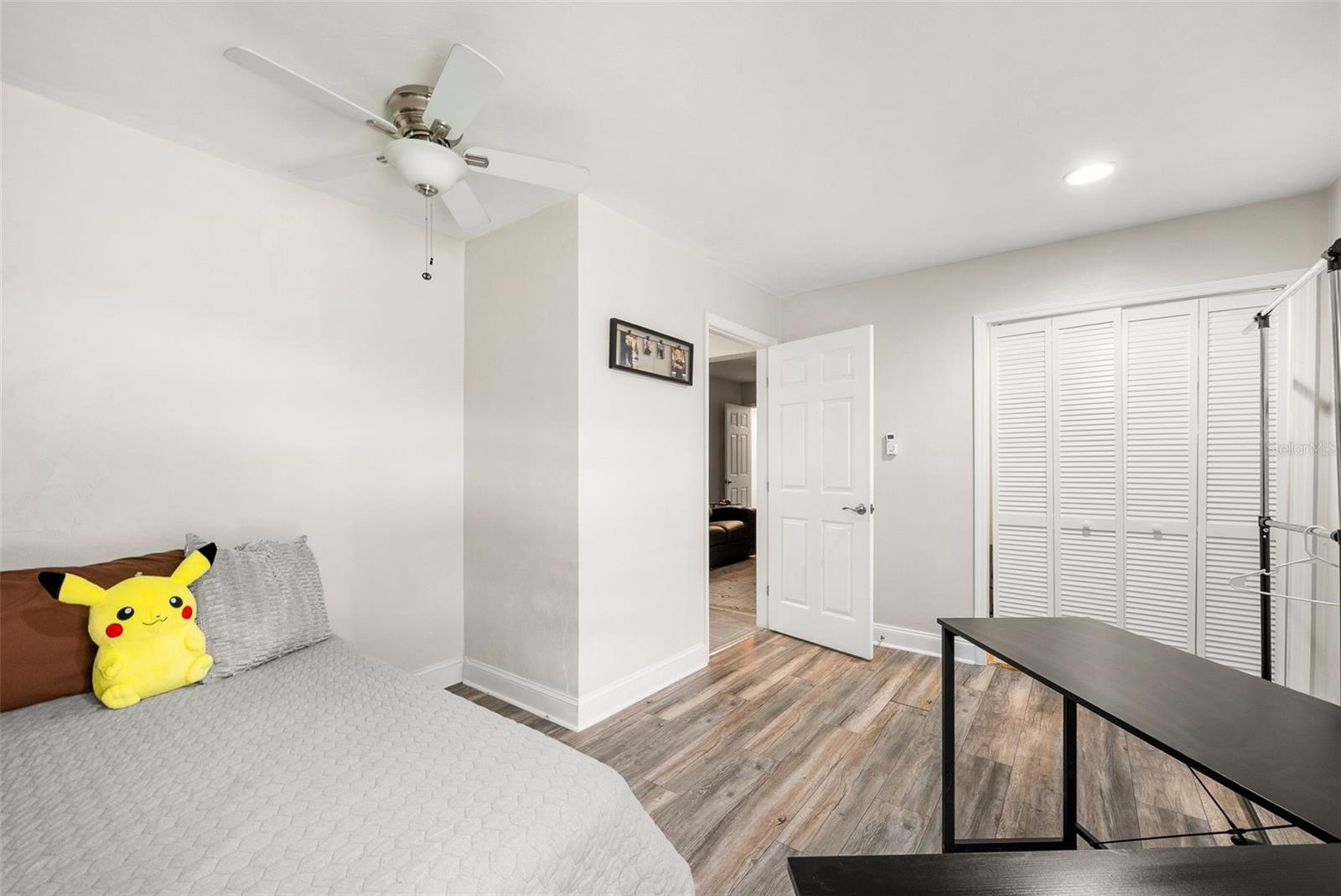 Image 21 of 34 For 945 82nd Terrace