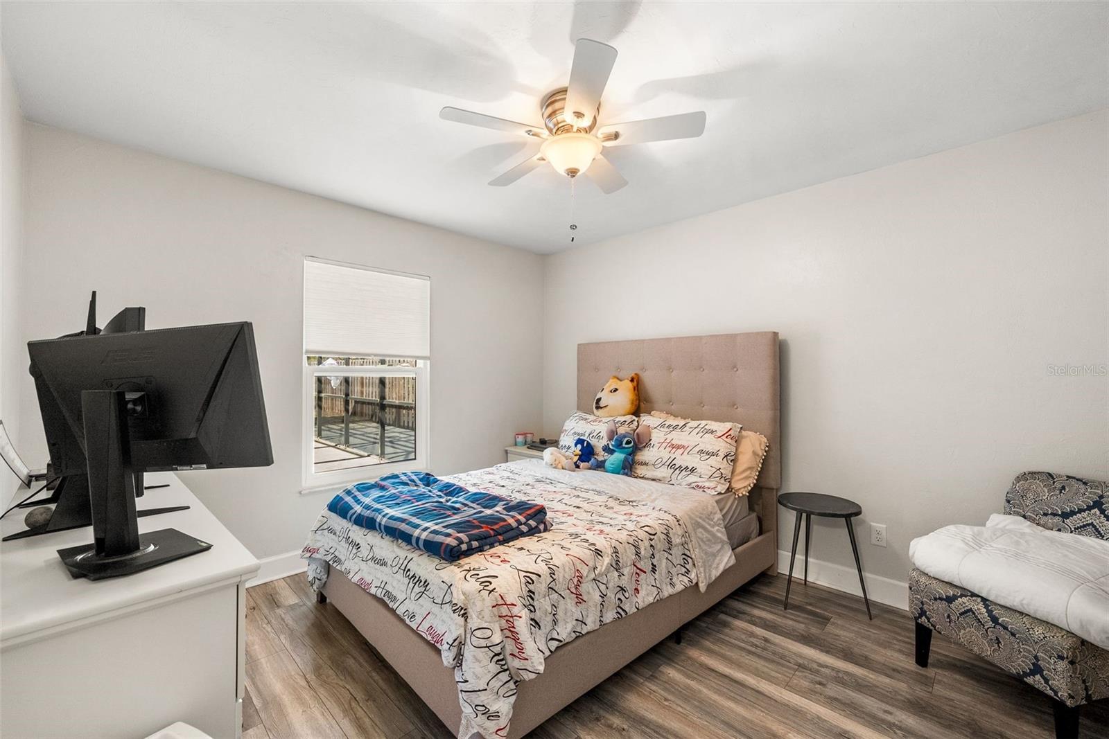 Image 23 of 34 For 945 82nd Terrace