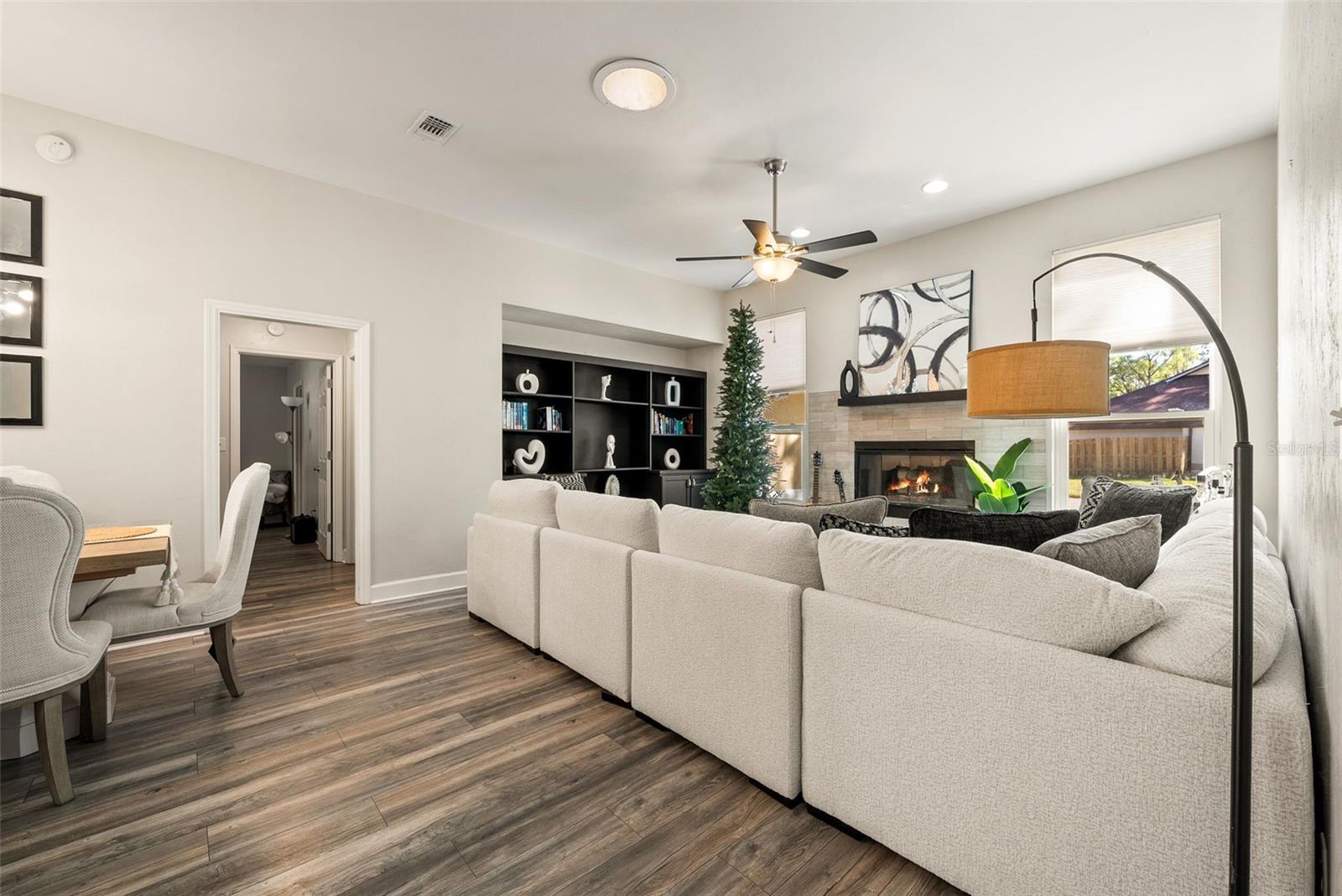 Image 3 of 34 For 945 82nd Terrace