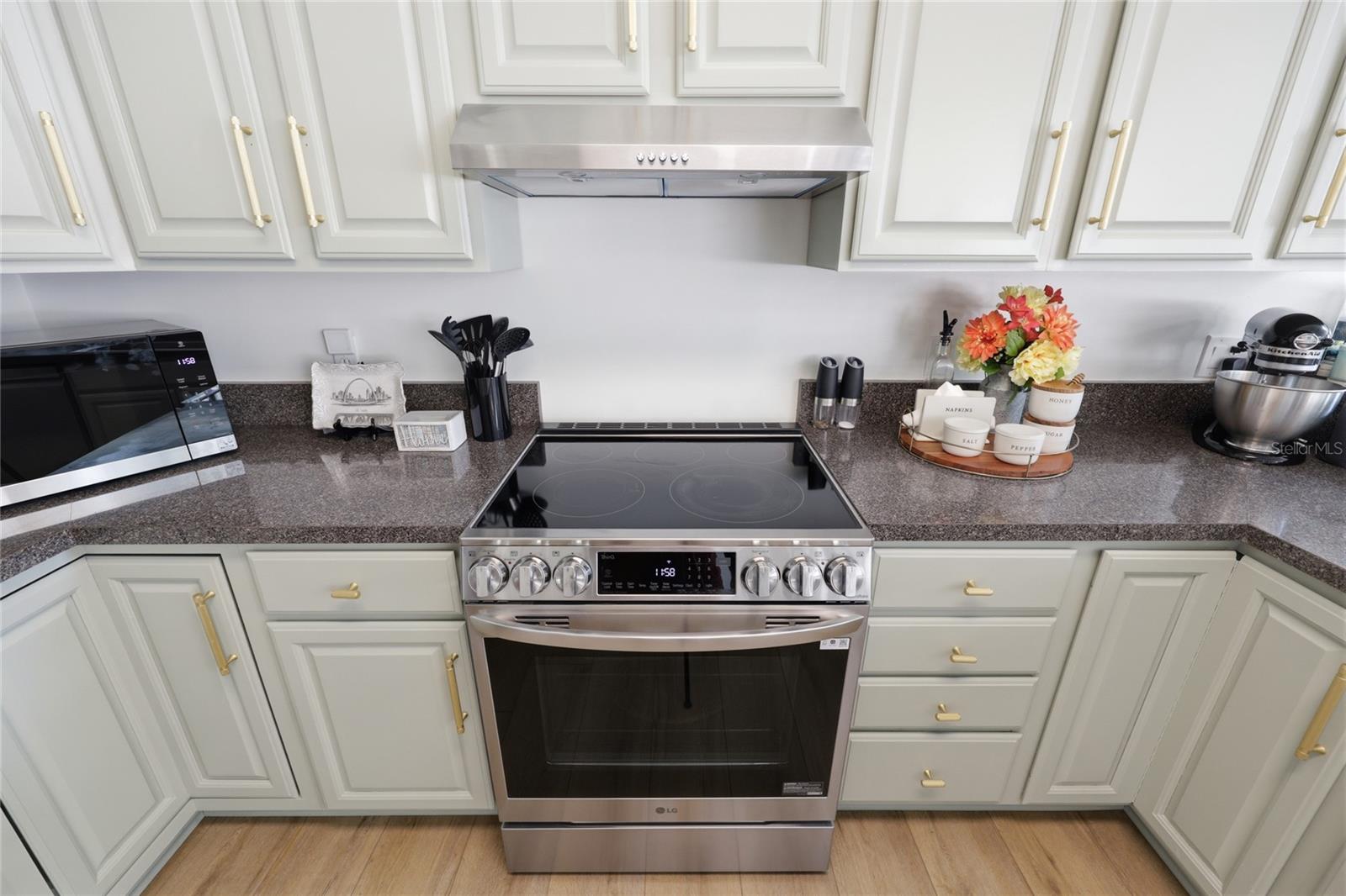 Image 21 of 73 For 10007 24th Place