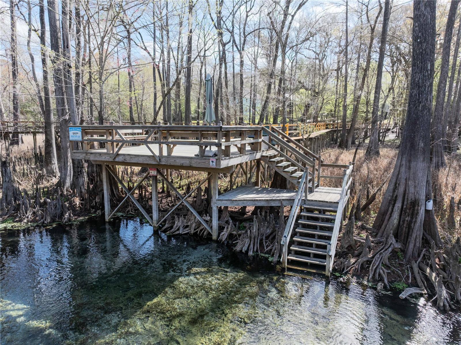 Listing photo id 8 for 1376 Riverside Avenue