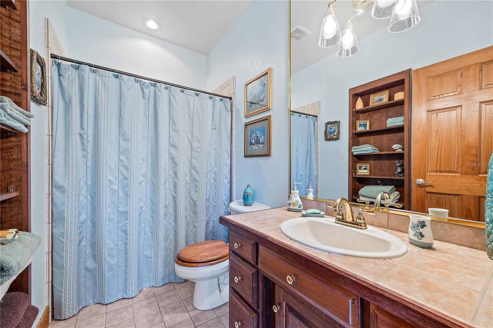 Listing photo id 19 for 1376 Riverside Avenue