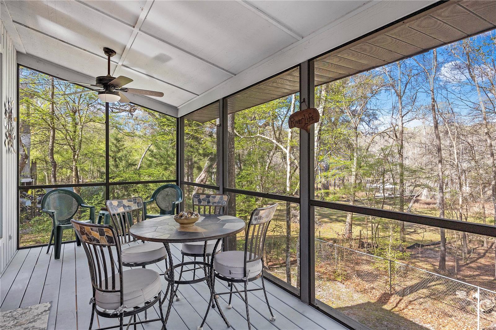 Listing photo id 23 for 1376 Riverside Avenue