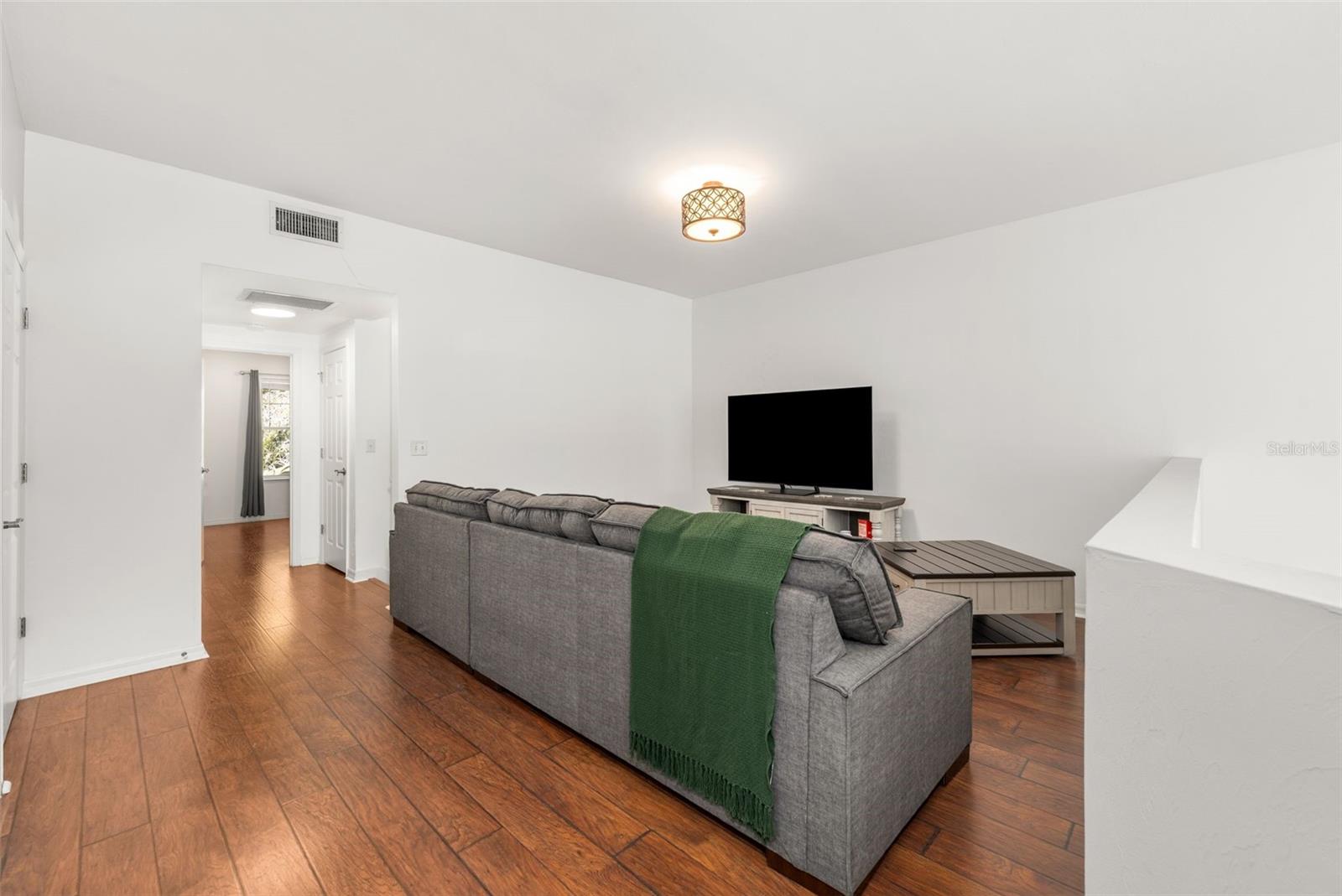 Image 12 of 29 For 416 50th Boulevard 39