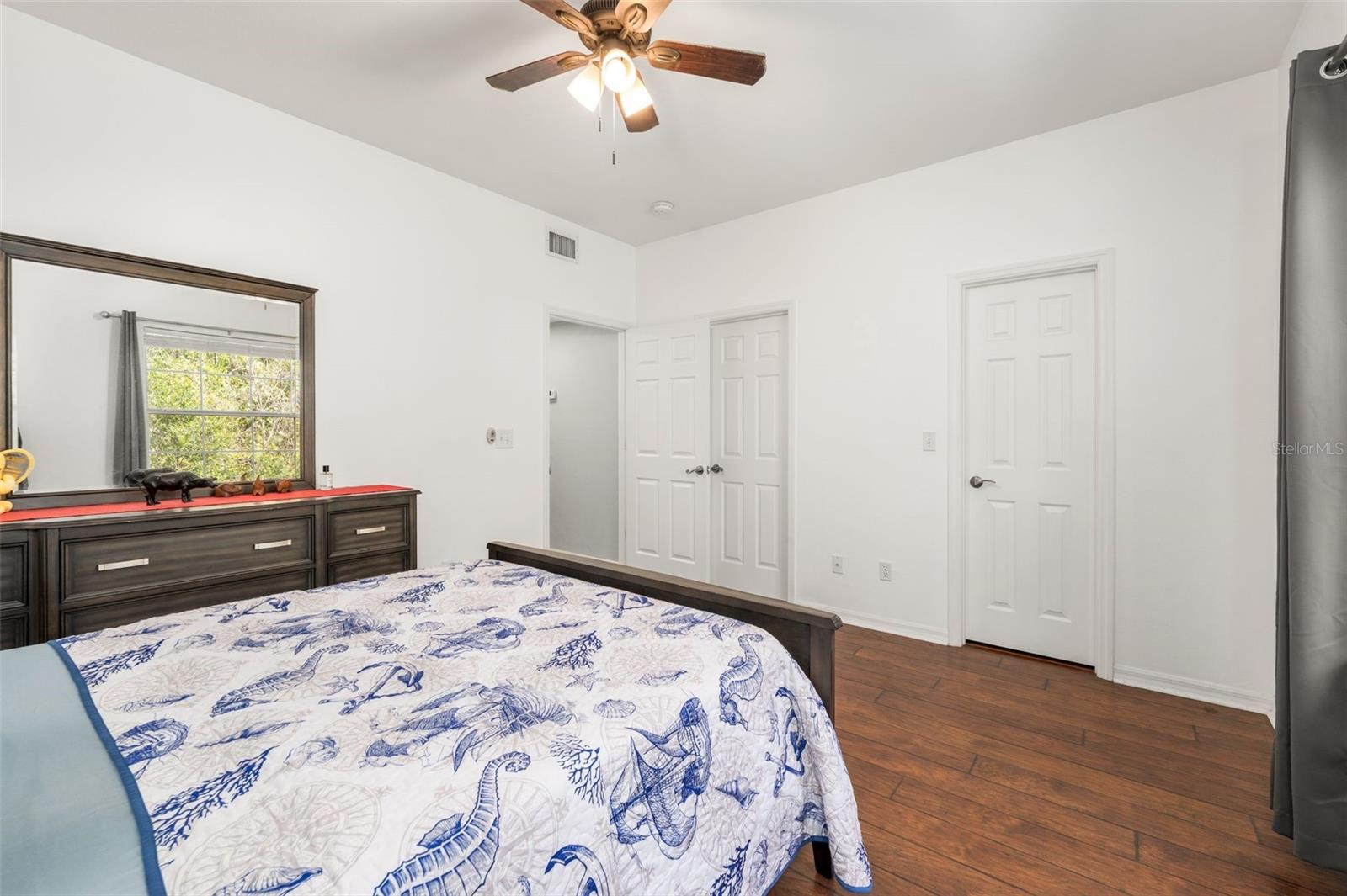 Image 15 of 29 For 416 50th Boulevard 39