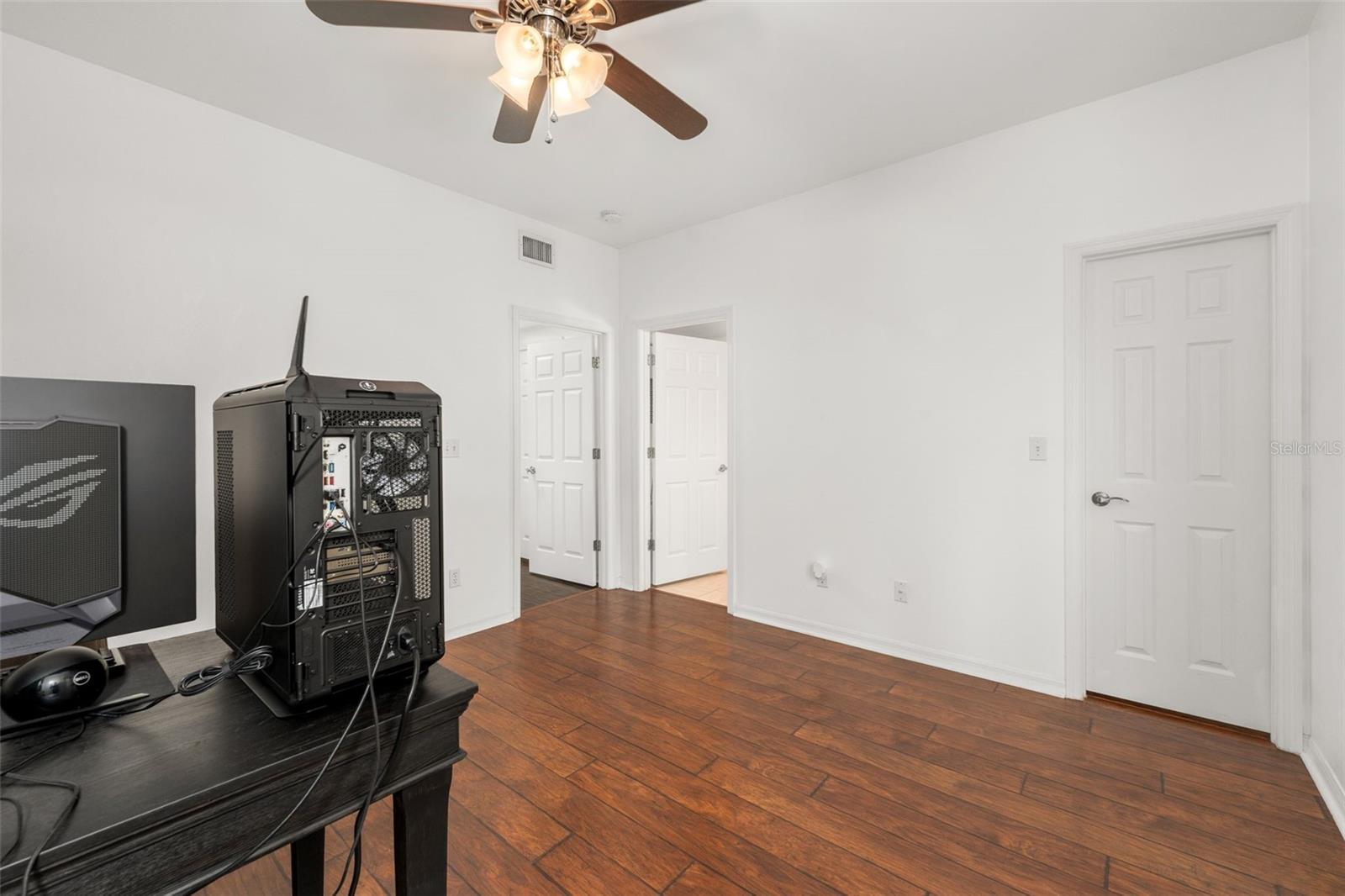 Image 18 of 29 For 416 50th Boulevard 39