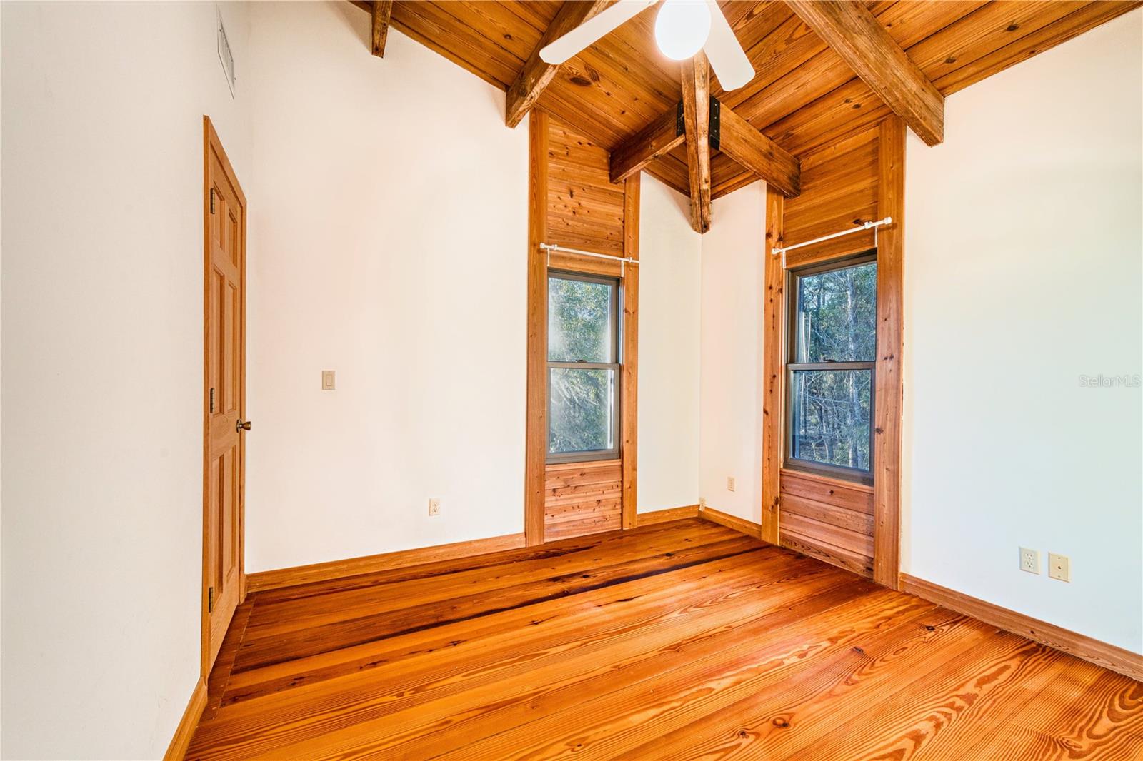 Image 26 of 50 For 123 Mason Lake Trail