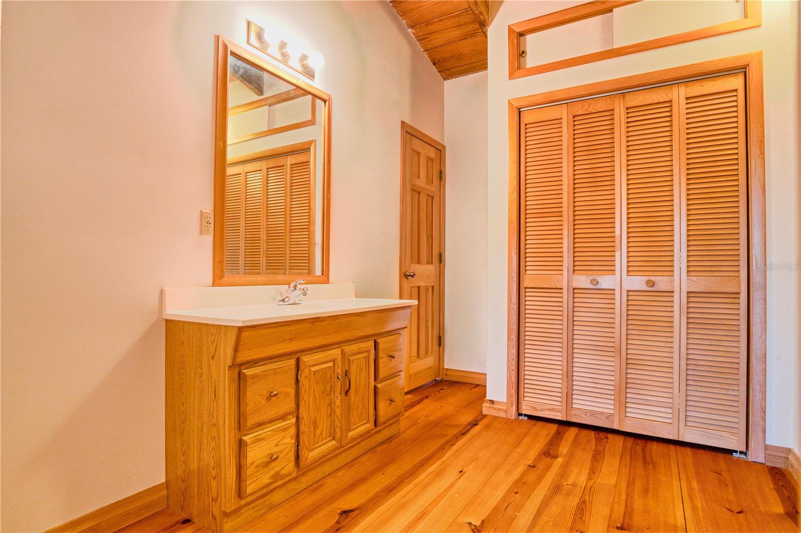 Image 33 of 50 For 123 Mason Lake Trail