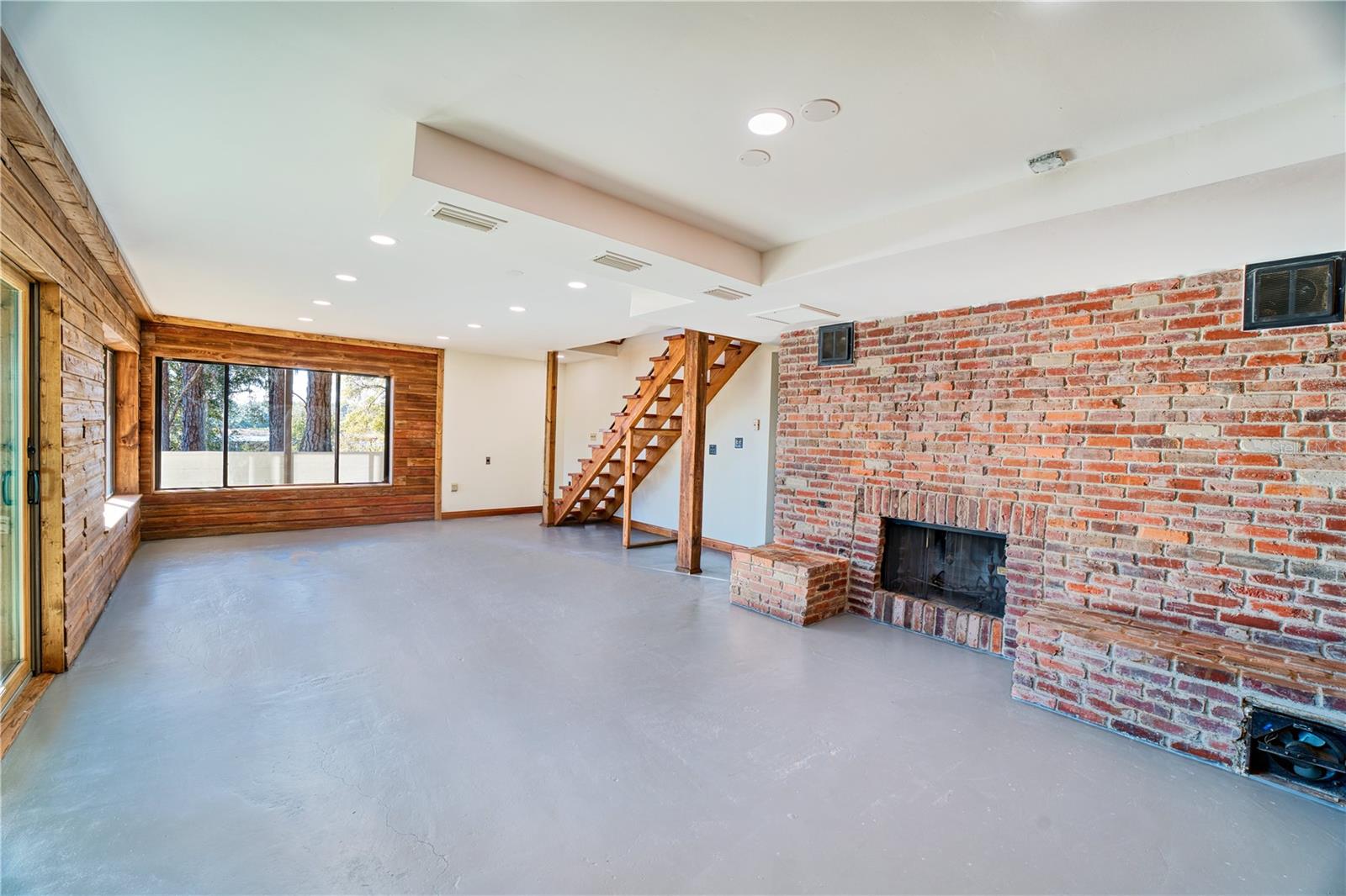 Image 36 of 50 For 123 Mason Lake Trail