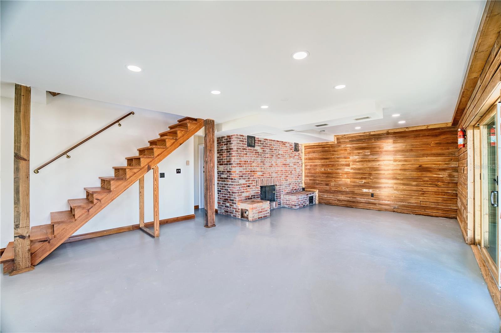 Image 37 of 50 For 123 Mason Lake Trail