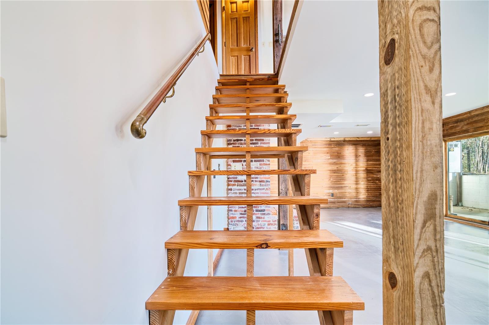 Image 38 of 50 For 123 Mason Lake Trail