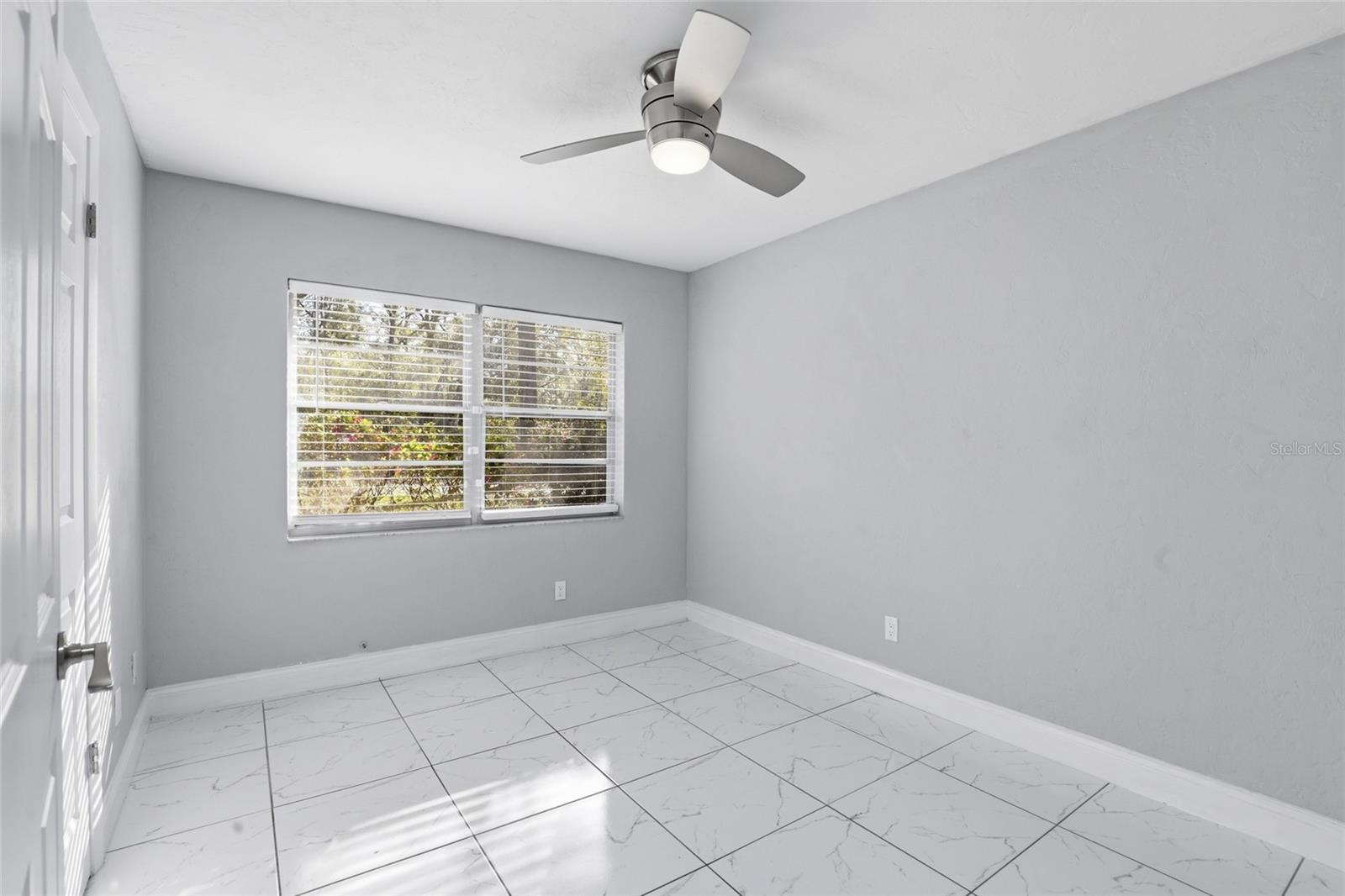 Image 16 of 29 For 11908 164th Terrace